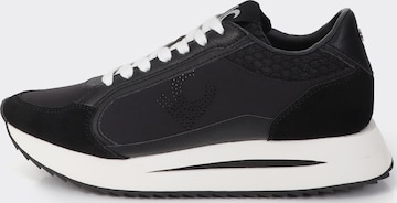 Lola Casademunt Sneaker in Schwarz: Vorderseite