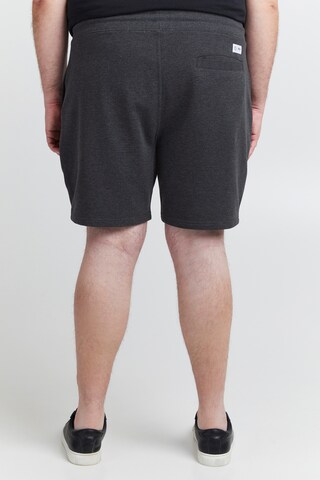 !Solid Regular Shorts 'Tamp' in Grau