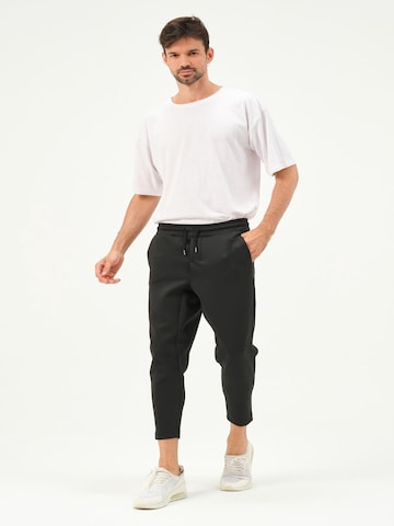 Effilé Pantalon C&City en noir