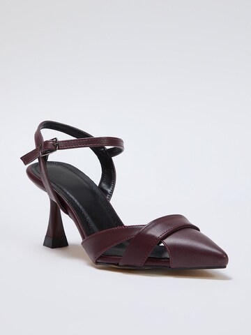 Trendyol Pumps in Red: front