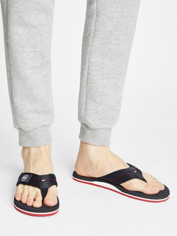 TOMMY HILFIGER Teenslippers in Blauw: voorkant