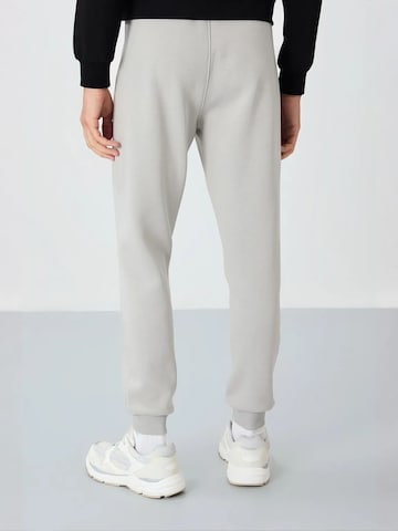 Tommy Life Regular Workout Pants in Grey