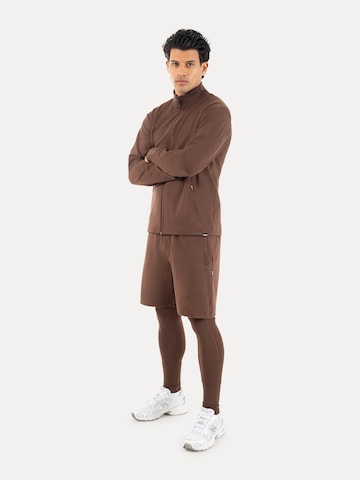 Coupe slim Pantalon de sport 'Xion' Smilodox en marron