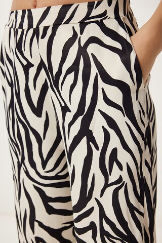 Happiness İstanbul regular Bukser i sort