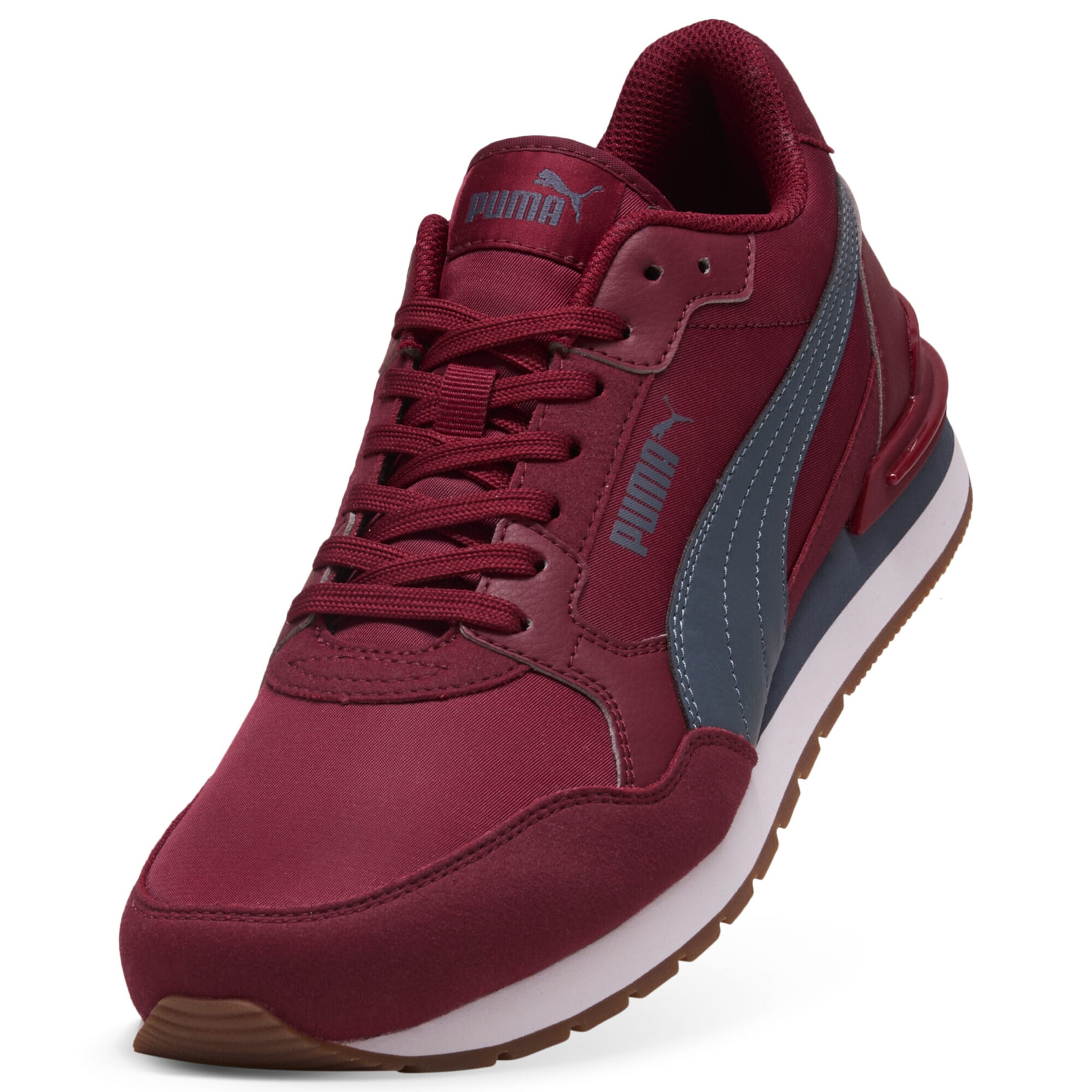 Baskets basses 'ST Runner v4' PUMA en rouge