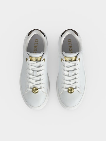 GUESS Sneaker 'Fireup' in Weiß