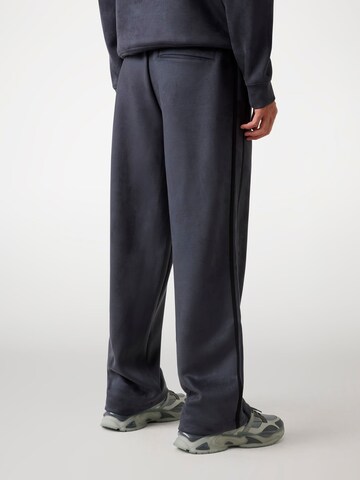 GUESS Loosefit Hose in Grau