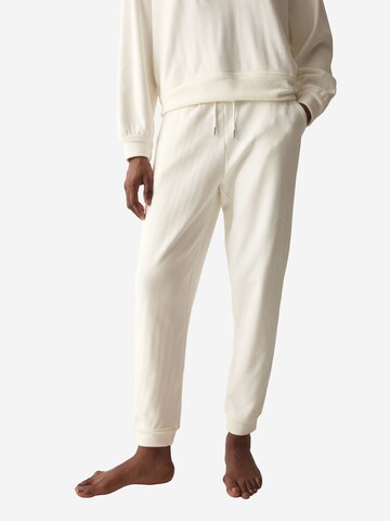 TRIUMPH Regular Sportbroek ' Red Label Velour Rib ' in Wit: voorkant