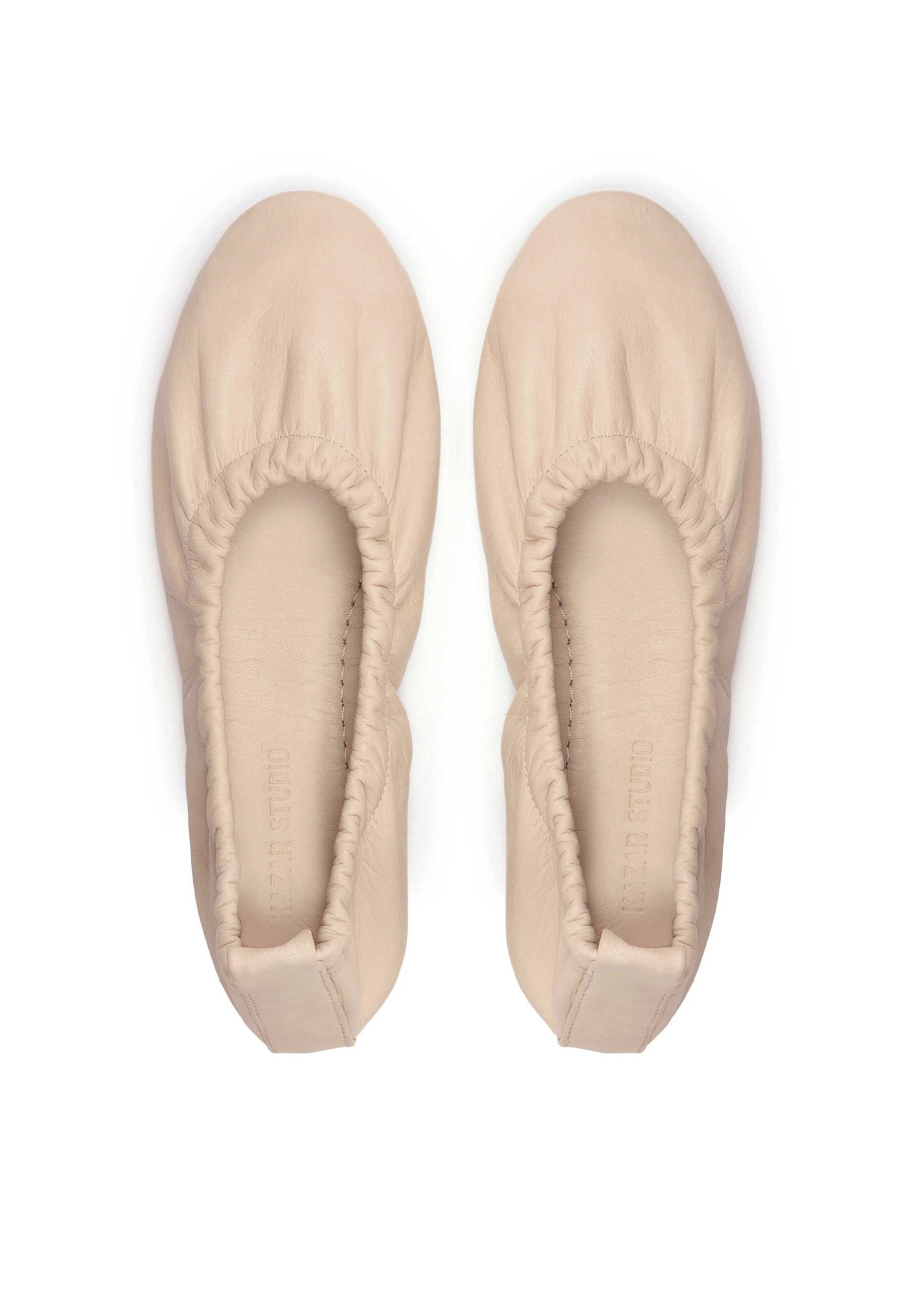 Ballerina di Kazar Studio in beige