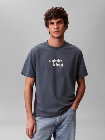 Regular T-Shirt Calvin Klein Jeans en gris : devant