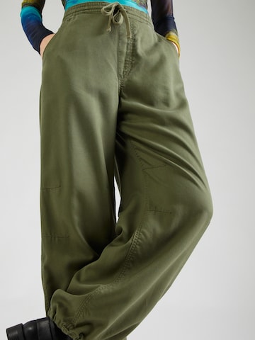 HOLLISTER Дънки Tapered Leg Панталон в зелено