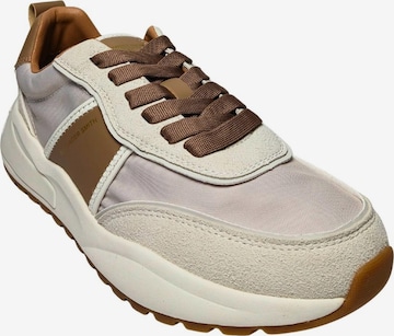 Baskets basses Alexander Smith en blanc : devant