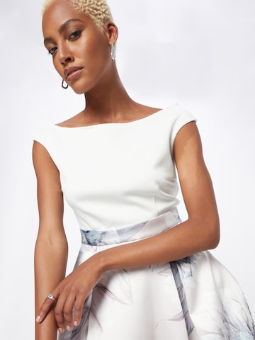 Robe de cocktail SWING en blanc