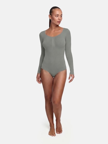 Body modellante 'Bodysuit Sculpting Shapewear Longsleeve mit String' di cfab (formerly creamy fabrics) in grigio