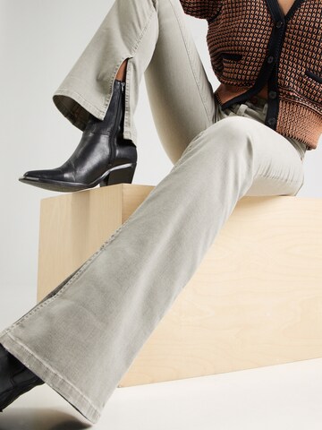 Bootcut Jean 'ROSA' BOSS en gris