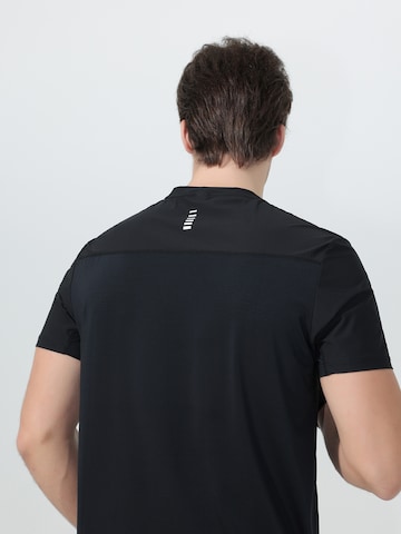 YOUTHUP Funktionsshirt 'Lichtschein'‌‌‌‌‌‌‌‌‌ in Schwarz