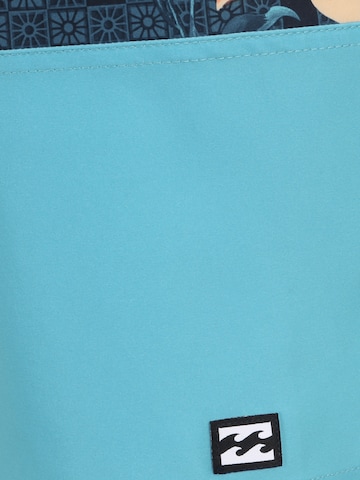 BILLABONG Kratke hlače za surfanje 'TRIBONG PRO' | modra barva