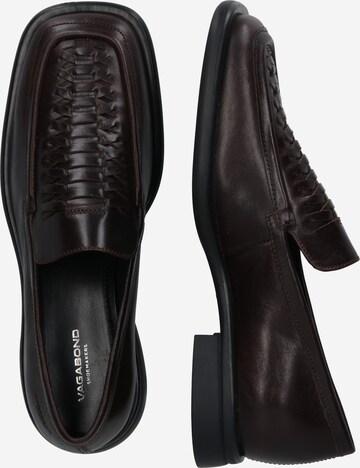 VAGABOND SHOEMAKERS - Sapato Slip-on 'BRITTIE' em castanho