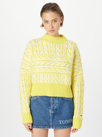 Tommy Jeans Sweater in Yellow: front