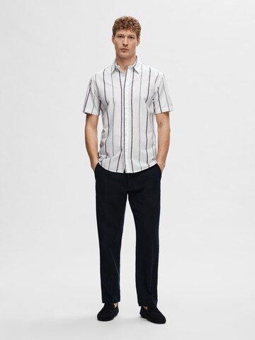 Coupe regular Chemise SELECTED en blanc
