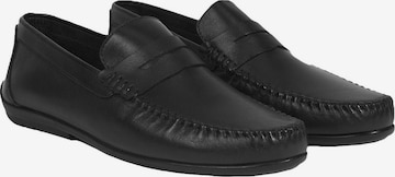 Desa - Mocasines 'Slip-Ons' en negro: frente