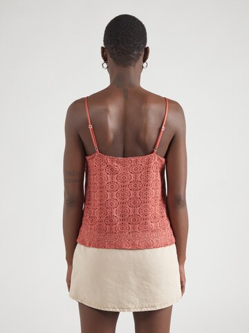 Top 'VMMAYA' di VERO MODA in rosso