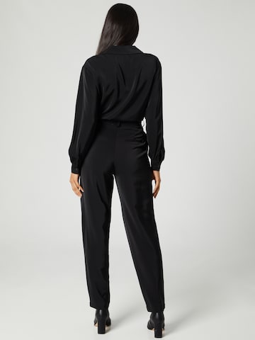 Guido Maria Kretschmer Women - Tapered Pantalón plisado 'Jasmin' en negro