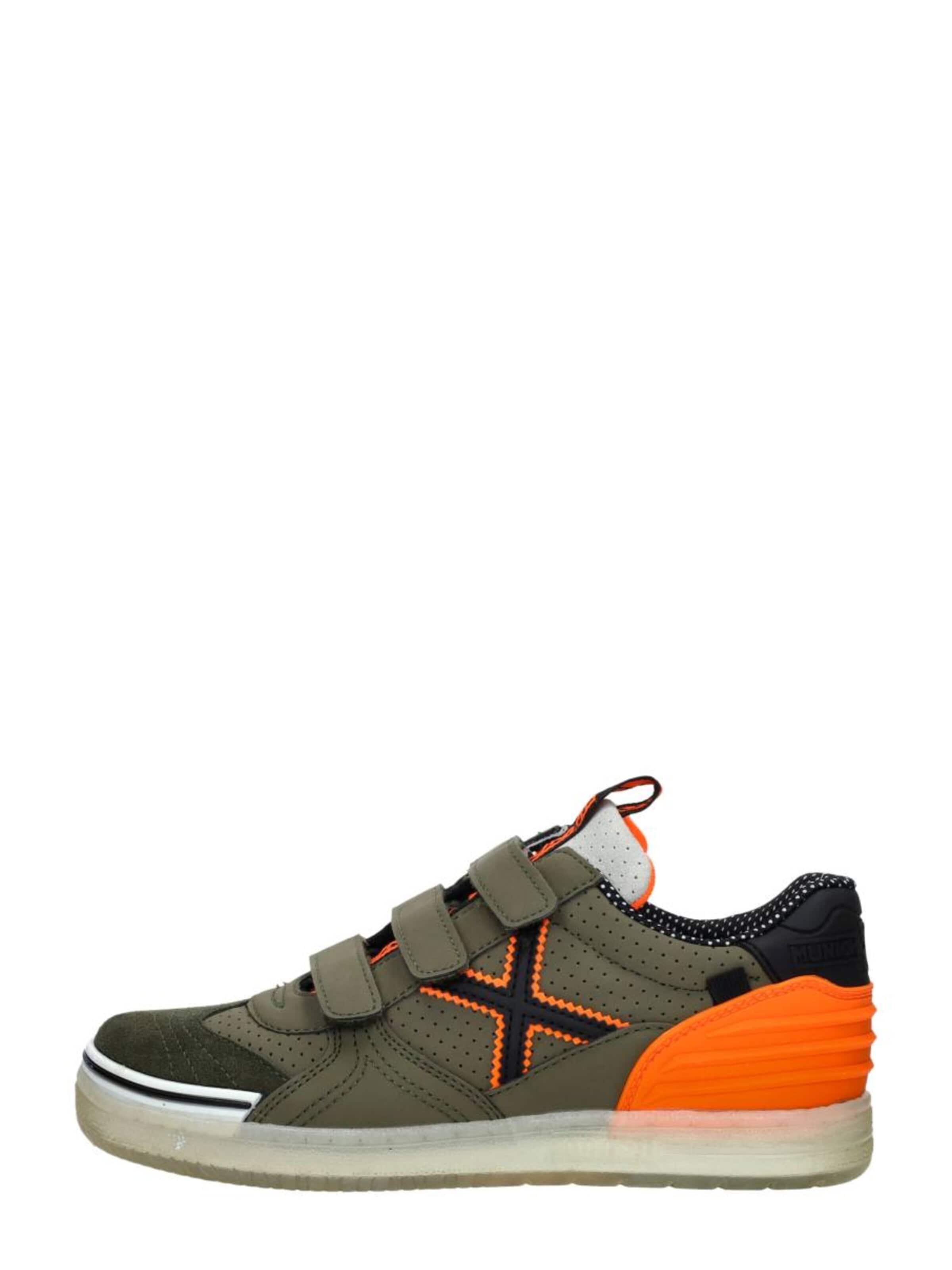 MUNICH Sneakers 'Klittenband Laag' in Green: front