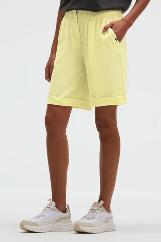 Soccx Regular Pants in Yellow: front