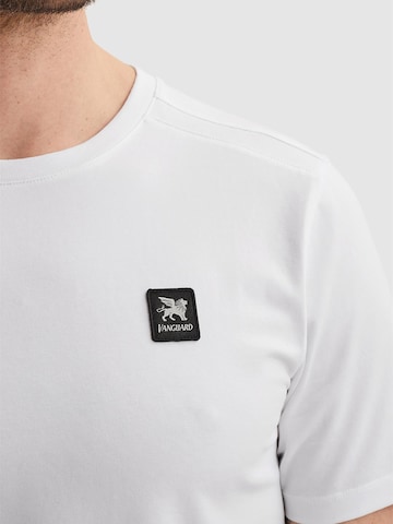 VANGUARD - Camiseta 'T-shirt with badge' en blanco