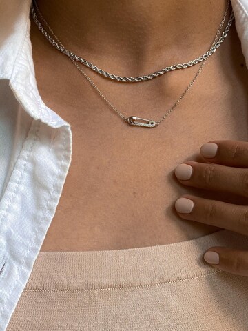 Hey Happiness Ketting 'Safety Pin Pendant' in Zilver
