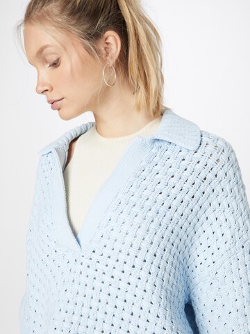 Oval Square Pullover in Blau