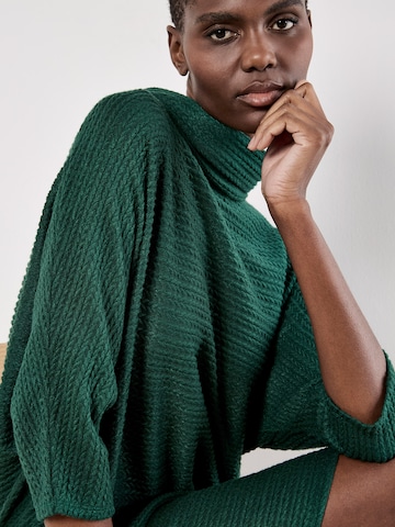 Apricot Dress ' ' in Green