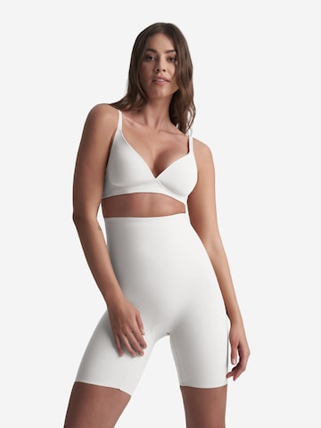 Bye Bra Shapingbroek 'Sculpting High Waist Short' in Wit