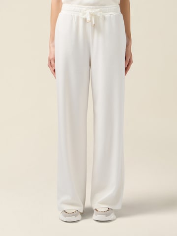 Loosefit Pantaloni di oltre in bianco