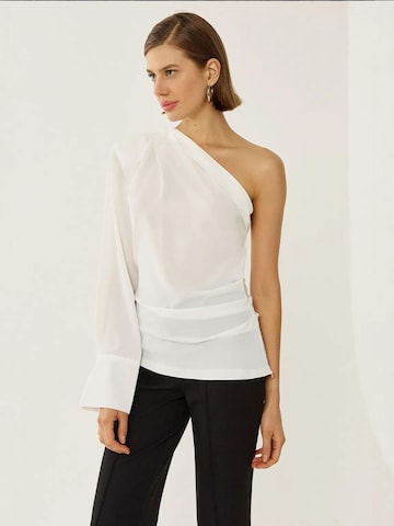 Hiccup Blouse in Wit: voorkant
