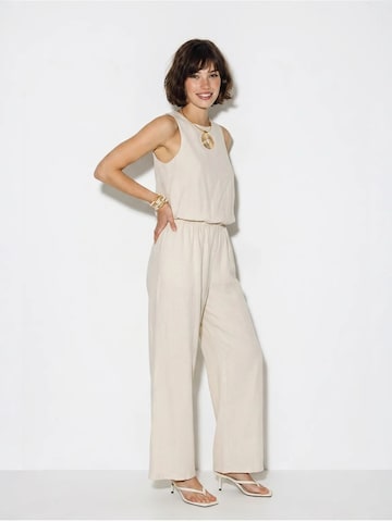 Tuta jumpsuit di Bianco Lucci in beige