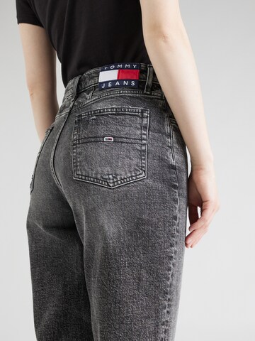 Tommy Jeans Tapered Jeans i grå
