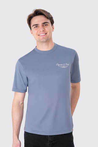 T-Shirt UNIQVIBE en bleu : devant
