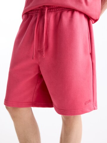 Loosefit Pantalon Pull&Bear en rose