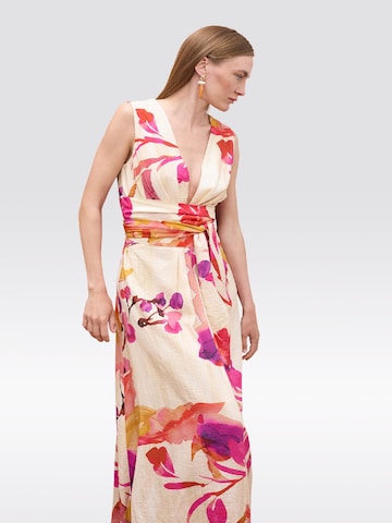 Lola Casademunt Kleid in Beige