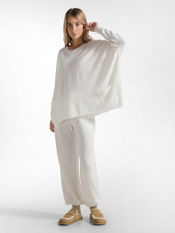 Pullover extra large di DEHA in bianco