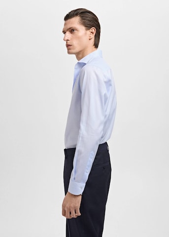 MANGO MAN Slim Fit Hemd 'Luisiana' in Blau