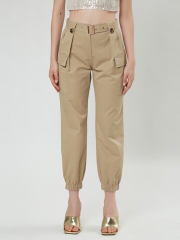 Influencer Tapered Cargo Pants in Beige: front