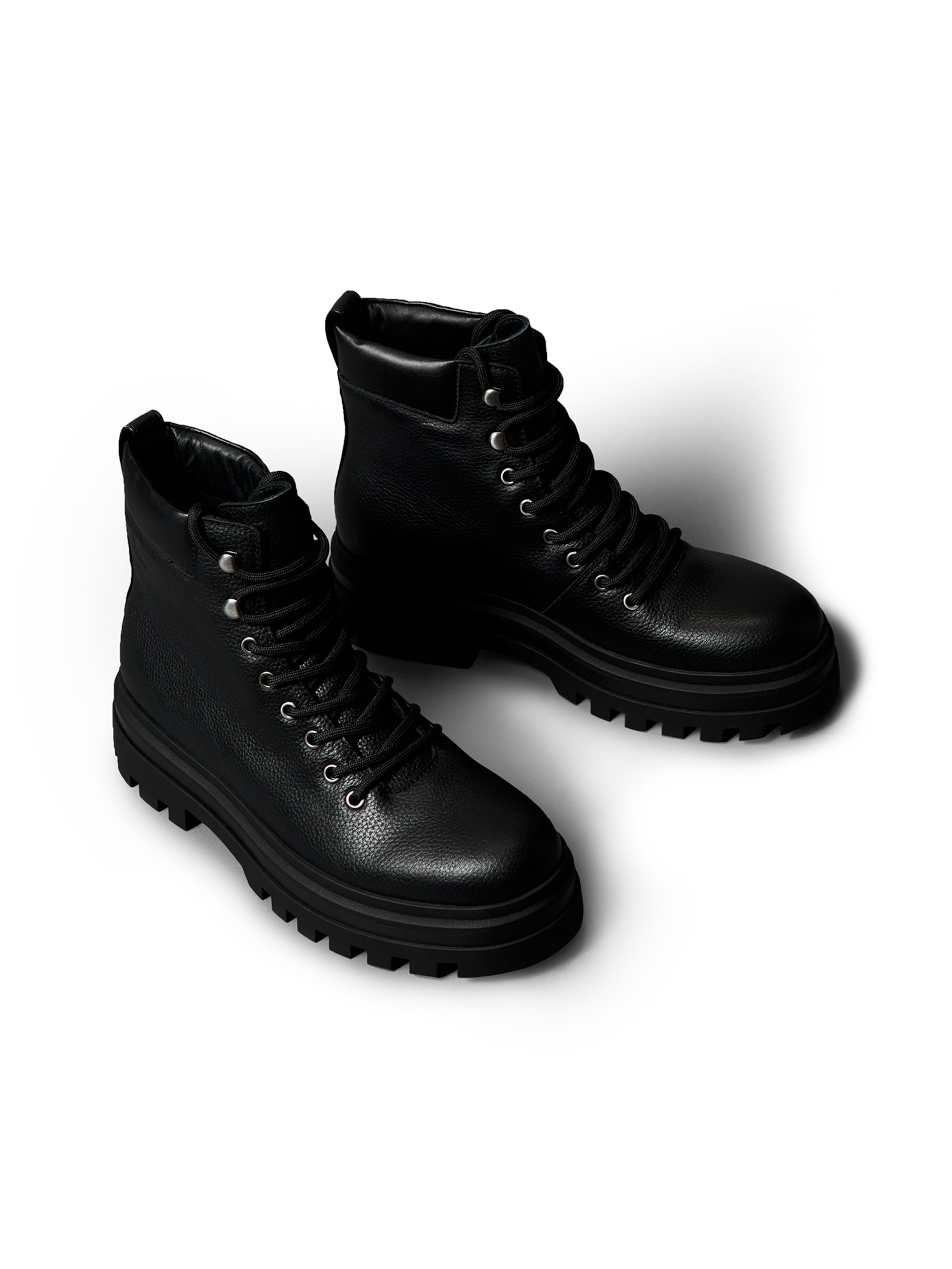 Stivaletto stringato di Calvin Klein in nero: frontale