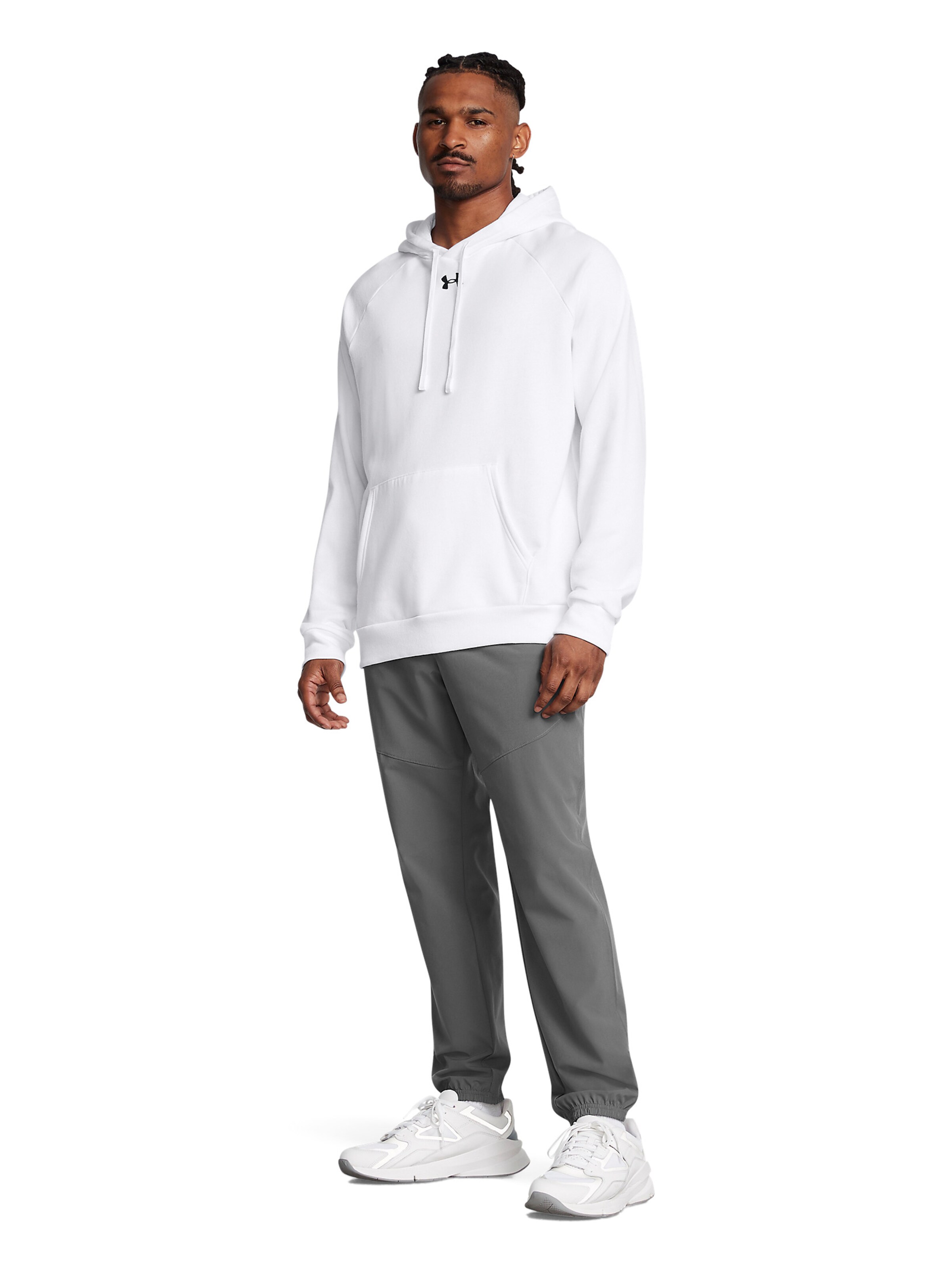 UNDER ARMOUR Tapered Sportbroek in Grijs