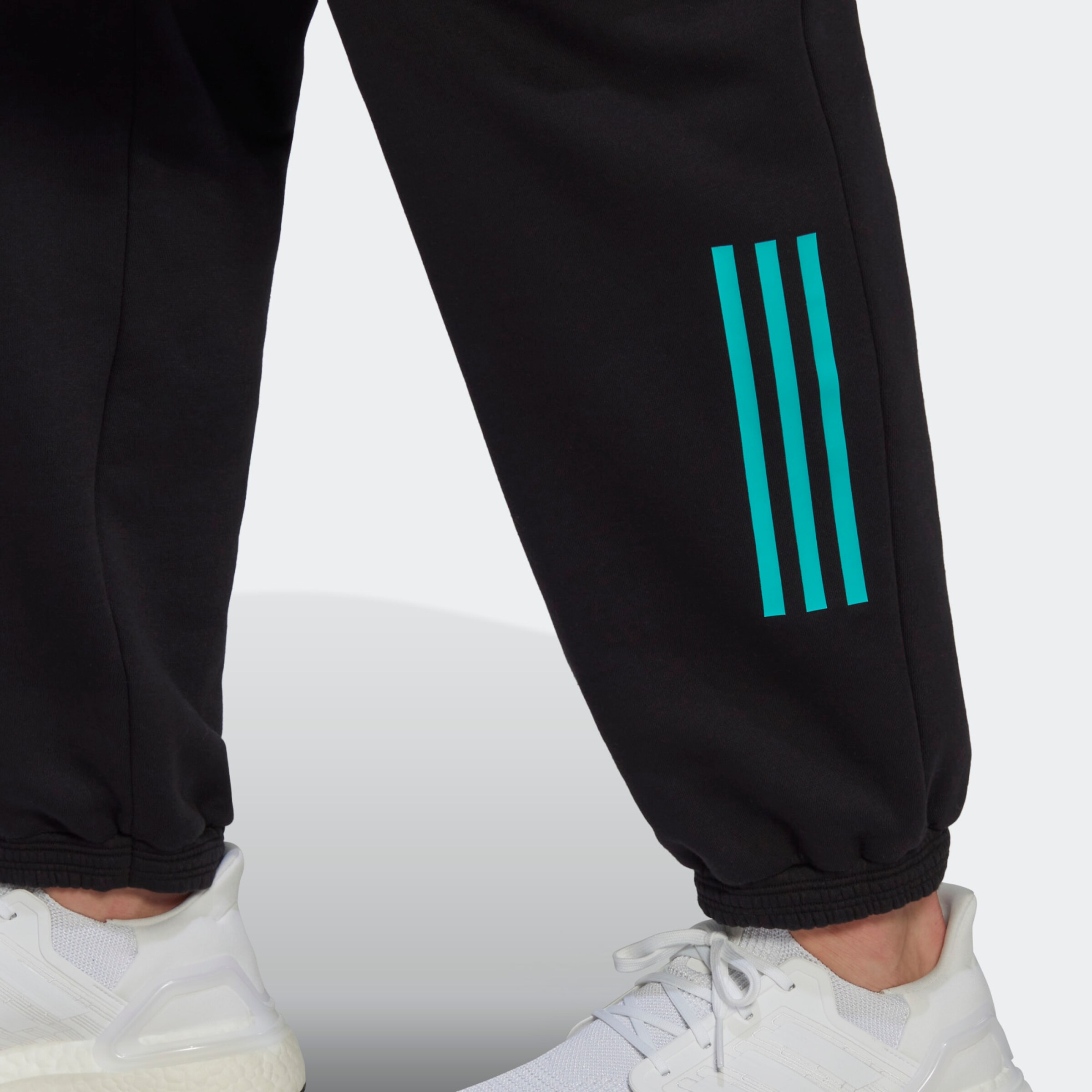 dn8353 adidas