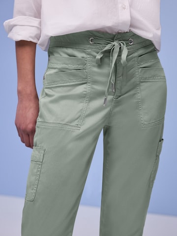 Effilé Pantalon cargo 'Bonny' STREET ONE en vert