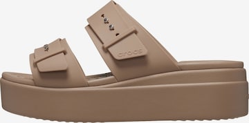 Sandalo di Crocs in marrone: frontale