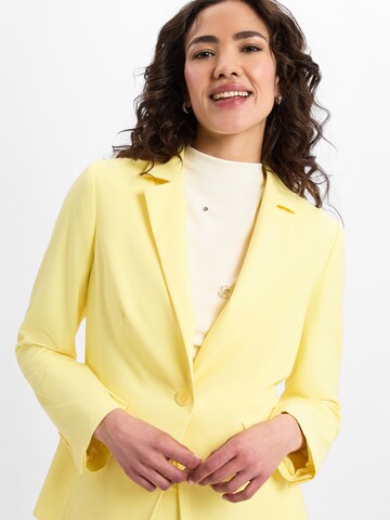 MORE & MORE Blazer in Yellow: front